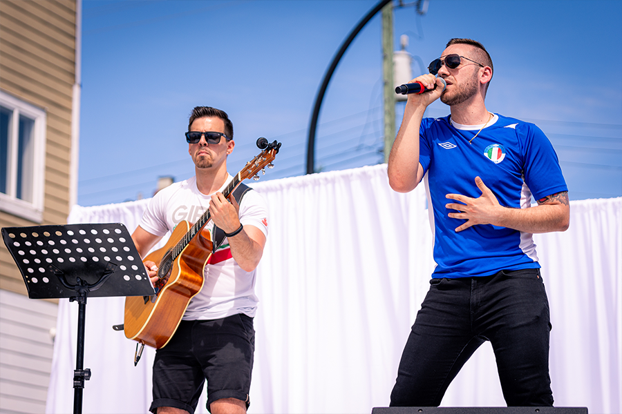 STEPHEN SCACCIA WITH GUITARIST LENNY PALLERSTEIN