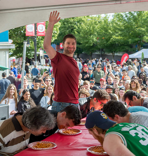 PASTIFICIO DI MARTINO PASTA EATING CONTEST